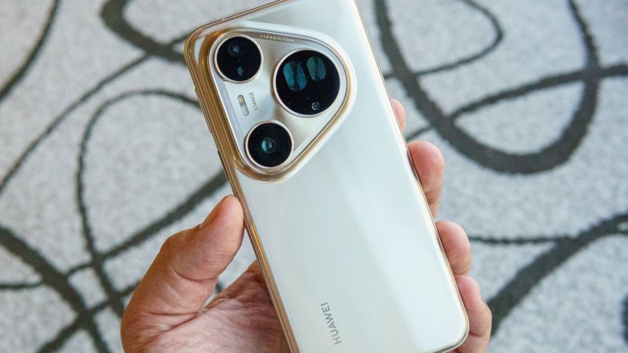 Huawei Pura 80 Ultra quad-camera system with dual telephoto lenses